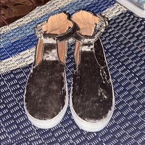 *boutique* Velvet cut out shoes